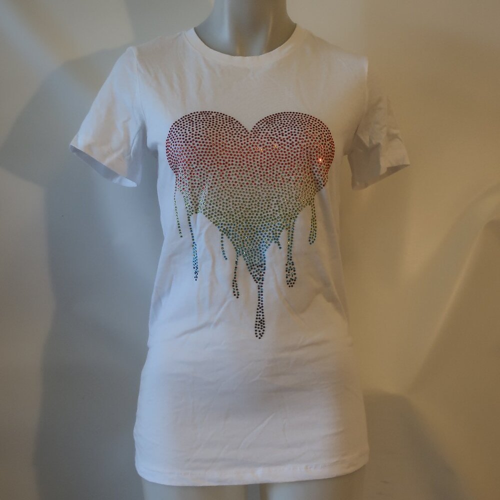 NWT Womens Moving Forward Bella White "Heart" Short Sleeve Tee M
